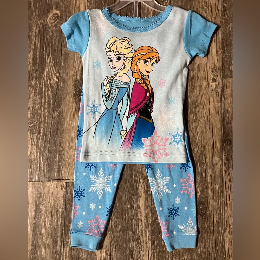 Disney Frozen 2T NWOT PJs